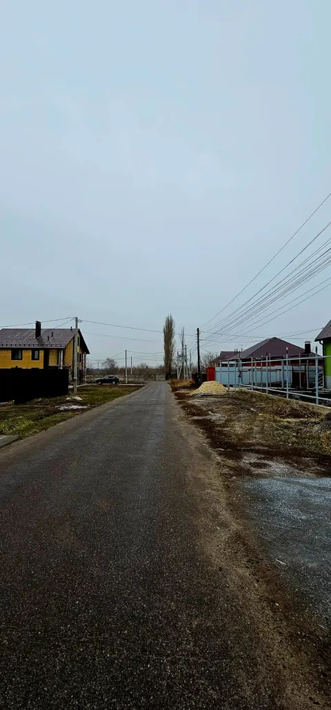Асфальтированная дорога к дому